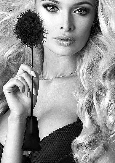 b-w-crop-with-feather-tickler B&W Crop With Feather Tickler